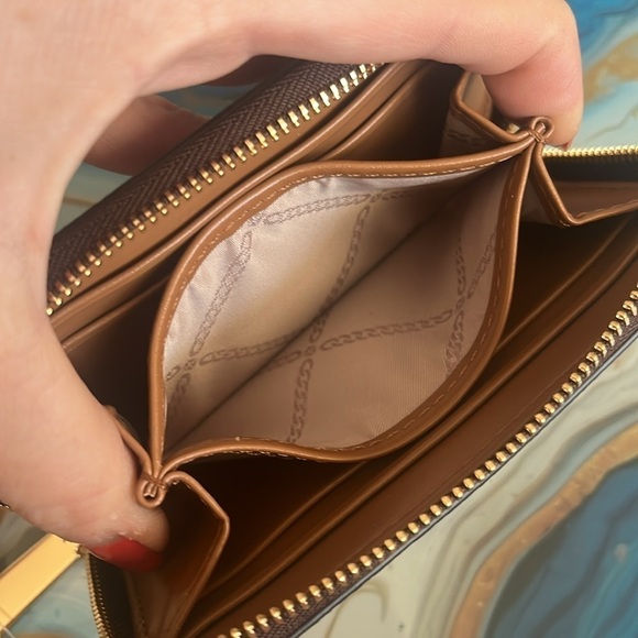 Brand New Michael Kors Brown Acorn Small Zip Around Card Case Holder Compact - Picture 9 of 15